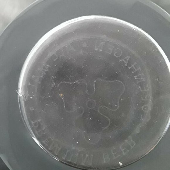 VINTAGE CARLSBERG 0.5L BEER GLASS WITH RAISED LETTERS - ADD TO YOUR COLLECTION - Picture 4 of 4